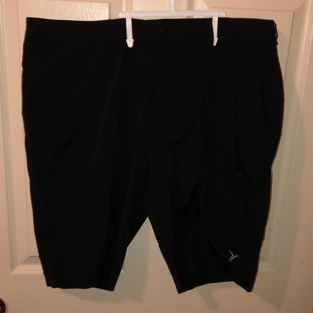Old Navy active shorts, Men size Large